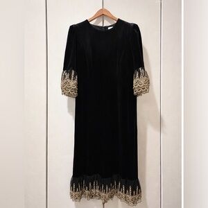 Tuckernuck Pomander Place Black Velvet Midi Dress Gold Lace Trim XXL